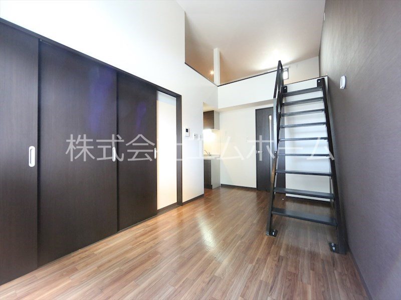 Ａｍｐｉｏ高畑 ＬＤＫ10.4帖　洋室3.6帖　上段ロフト8.9帖　同型写真
