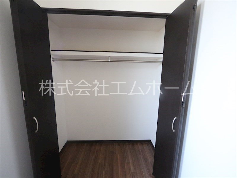 Ａｍｐｉｏ高畑 クローゼット（収納充実してます）同型写真