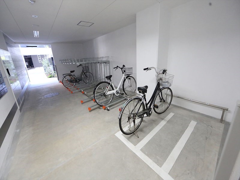 エステムコート名古屋鶴舞シエル 屋根付き駐輪場