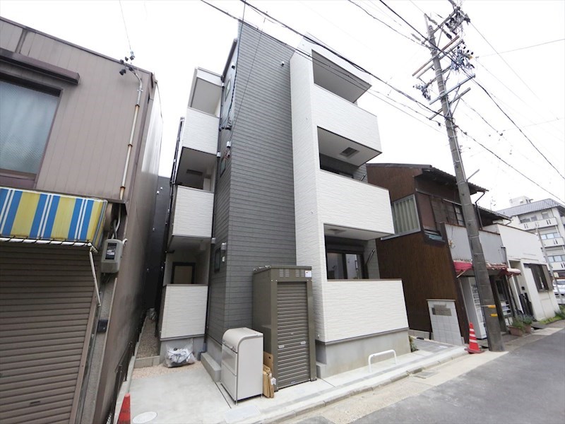 外観 オートロック付 宅配BOX有り