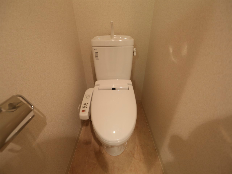 ＵＵＲコート名古屋名駅 温水洗浄暖房便座付トイレ
