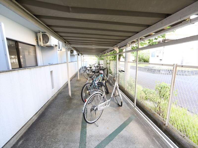 ＳＯＮＯＹＡＭＡハウス 屋根付き駐輪場