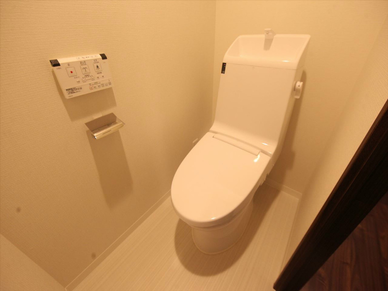 プレサンスロジェ鶴舞駅前Ⅱ 洋式トイレ　バス・トイレ別　温水洗浄暖房便座