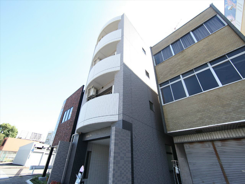外観 オートロック付 全室角部屋