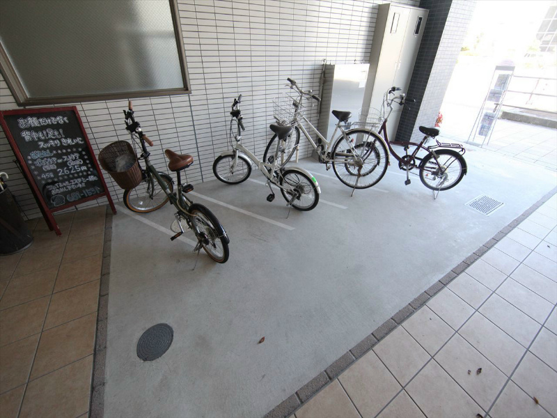 ＢＡＮビル（バンビル） 屋根付き駐輪場