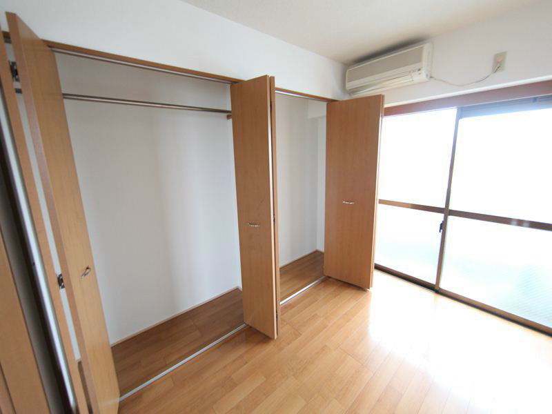 センチュリーパーク新川一番館 クローゼット2ヶ所（収納充実してます）