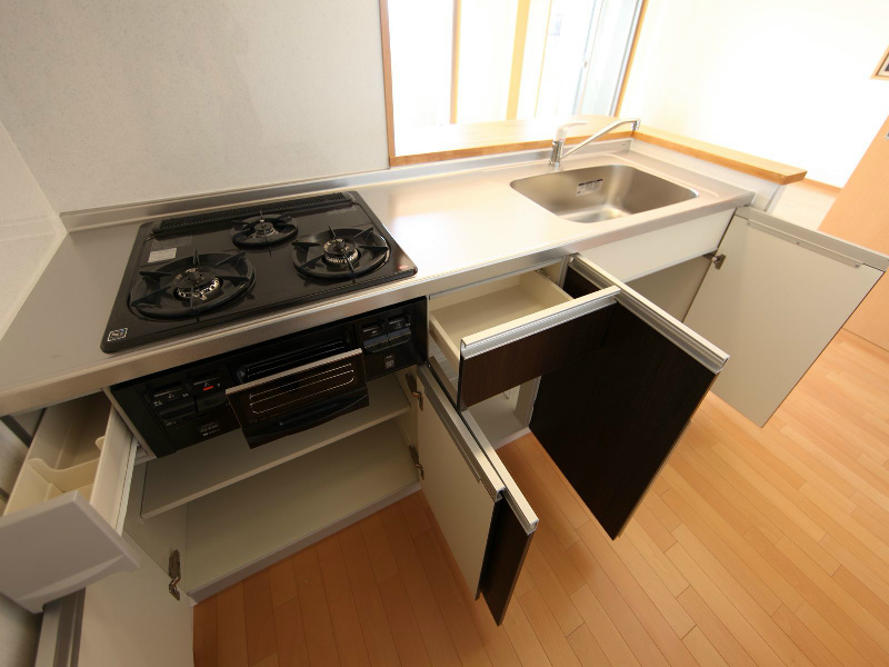 ＭＯＲＡＬＩＡ金山（モラリエ金山） システムキッチン（ガス3口グリル）カウンターキッチン