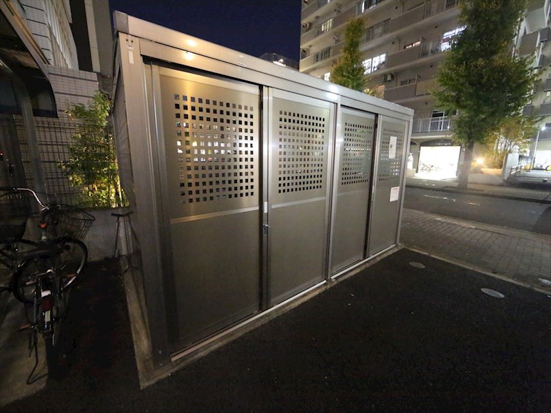 ＲＥＳＩＤＥＮＣＥ丸の内七間町 敷地内ゴミ捨て場
