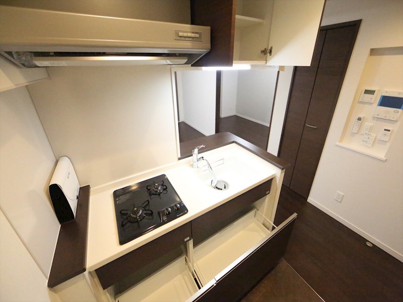 ＲＥＳＩＤＥＮＣＥ丸の内七間町 システムキッチン（ガス2口コンロ付）カウンターキッチン
