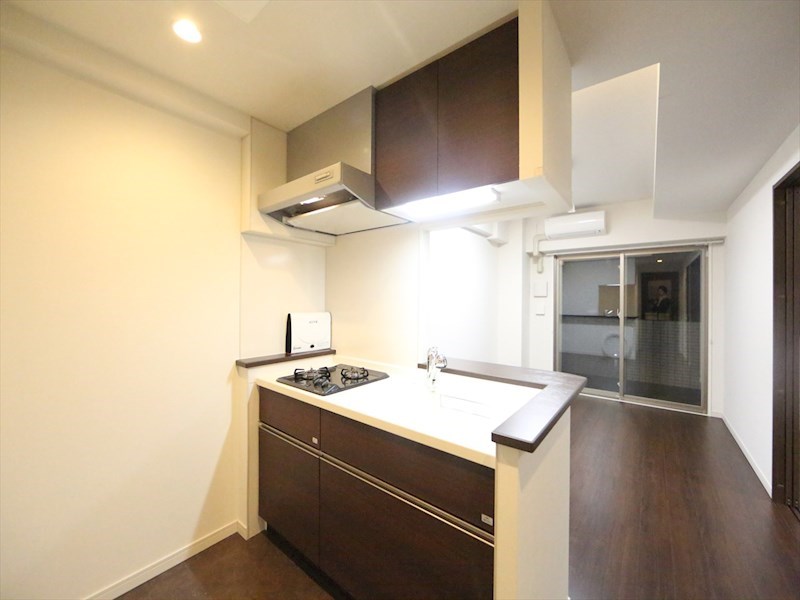 ＲＥＳＩＤＥＮＣＥ丸の内七間町 システムキッチン（ガス2口コンロ付）カウンターキッチン
