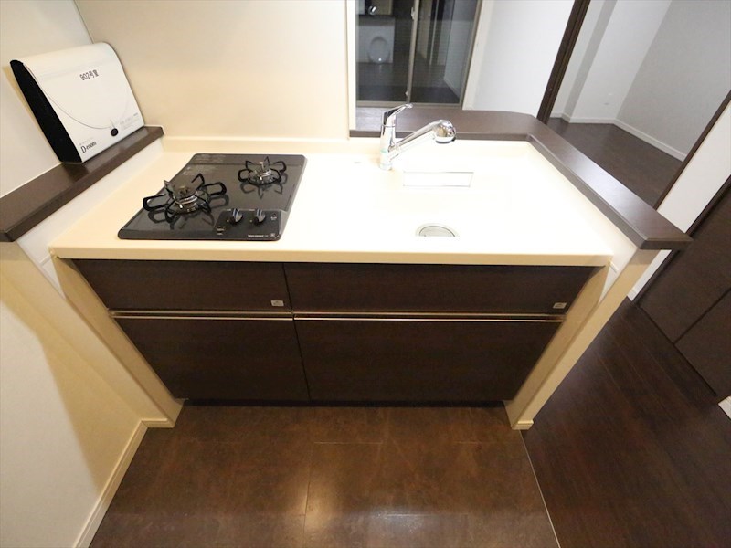 ＲＥＳＩＤＥＮＣＥ丸の内七間町 システムキッチン（ガス2口コンロ付）カウンターキッチン