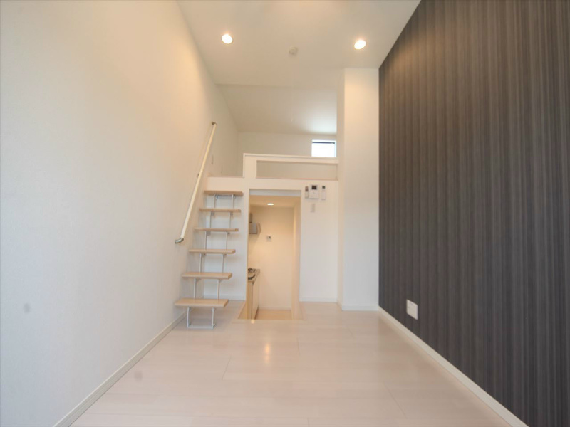 グラン・ルーチェ 洋室6帖　上階ロフト6帖（収納でもお部屋でも使えます）