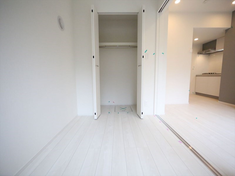 ハーモニーテラス高須賀町II 洋室3.9帖　ウォークインクローゼット付　同仕様写真