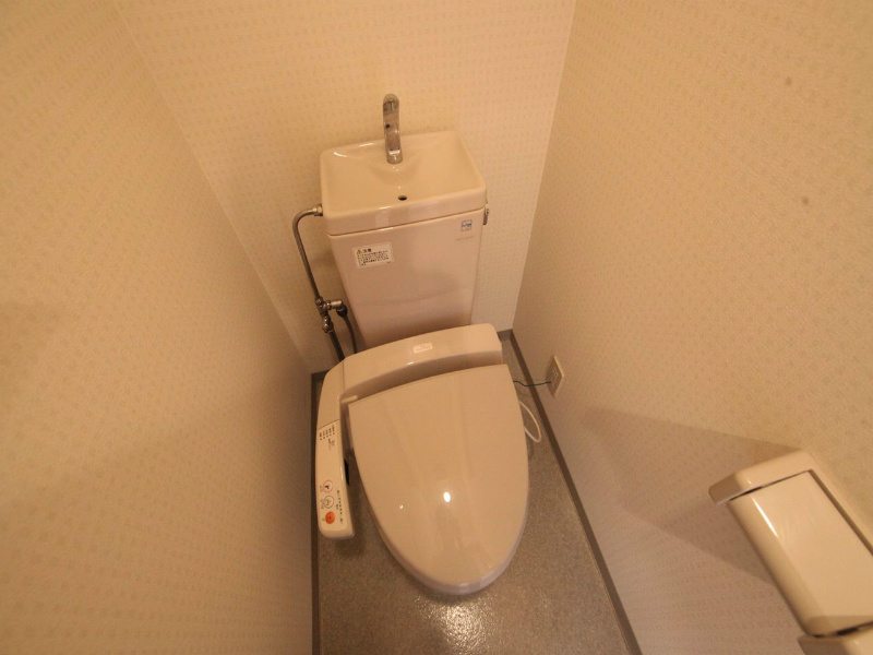 アビタシオン葵 温水洗浄暖房便座付トイレ