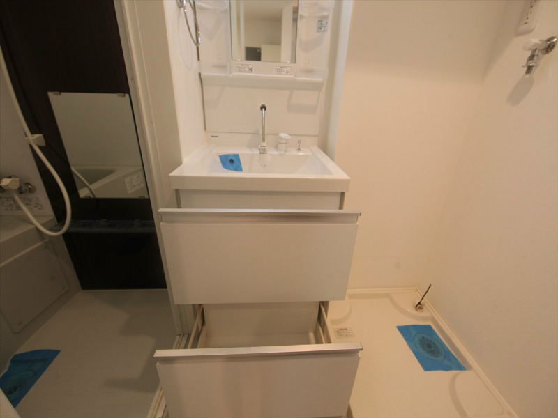 グランディ 脱衣所　独立洗面台（シャンプードレッサー）洗濯機用意できます