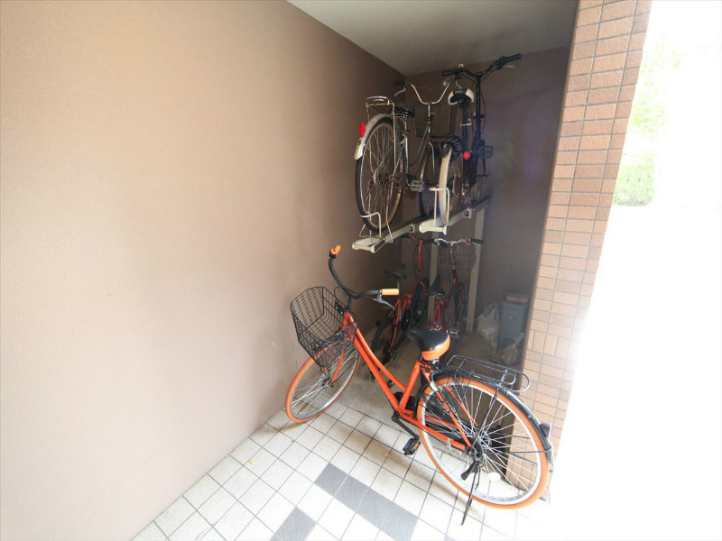 鳥居西アベニュー 屋根付き駐輪場