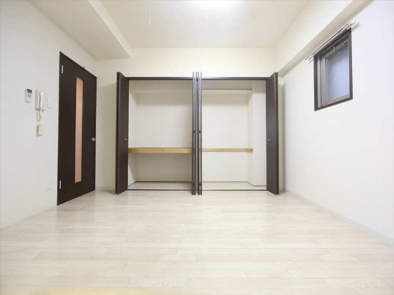 鳥居西アベニュー 洋室10.8帖　クローゼット付（収納充実してます）