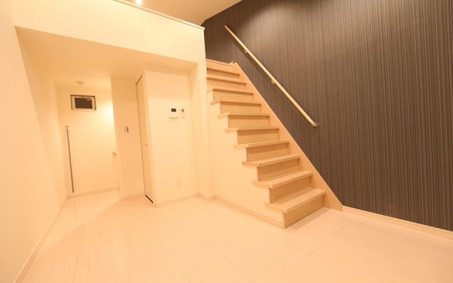 Paramount Life ロフトに階段で上がれます(階段式ロフト) 愛知県名古屋市中川区春田4丁目127-1