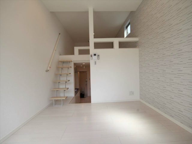 VillaStoria(ヴィラストリア) ロフトに階段で上がれます(階段式ロフト) 愛知県名古屋市西区庄内通2丁目7-4