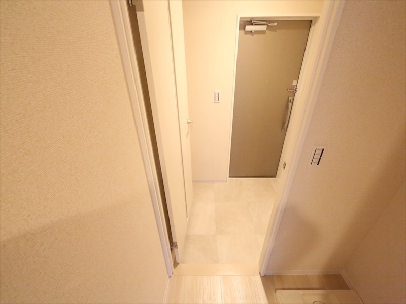 ヴィラトラウム 玄関　シューズボックス付（収納充実してます）