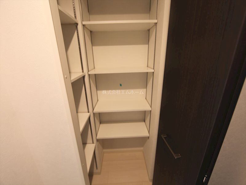 GRANDUKE古出来fiore 玄関収納充実しています