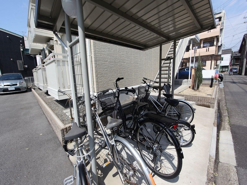 マメゾン西日置 屋根付き駐輪場