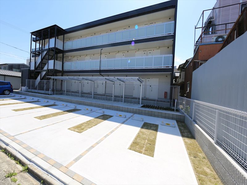 シャトーボナールIII 敷地内平面駐車場