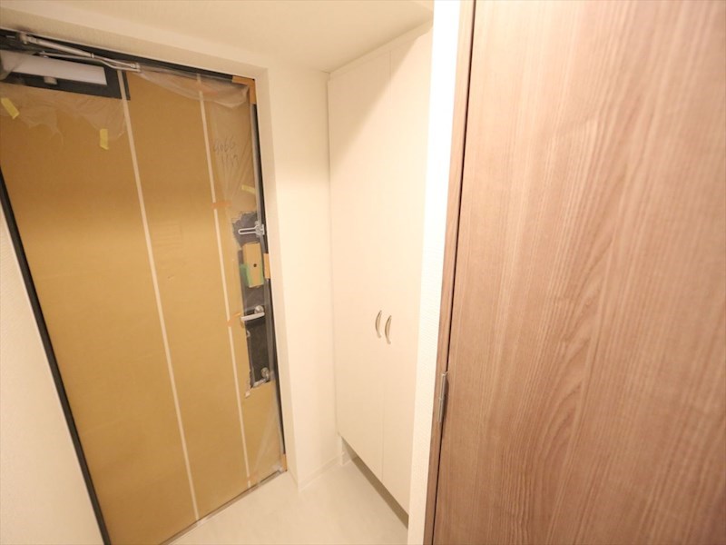 エスリード大須プレシア 玄関　シューズボックス付（収納充実してます）