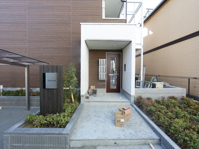 OHANA栄生 エントランス　オートロック完備