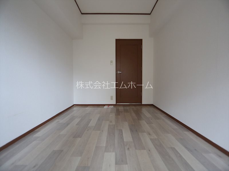 エスポア富士見台 洋室5.1帖　バルコニーに面してます