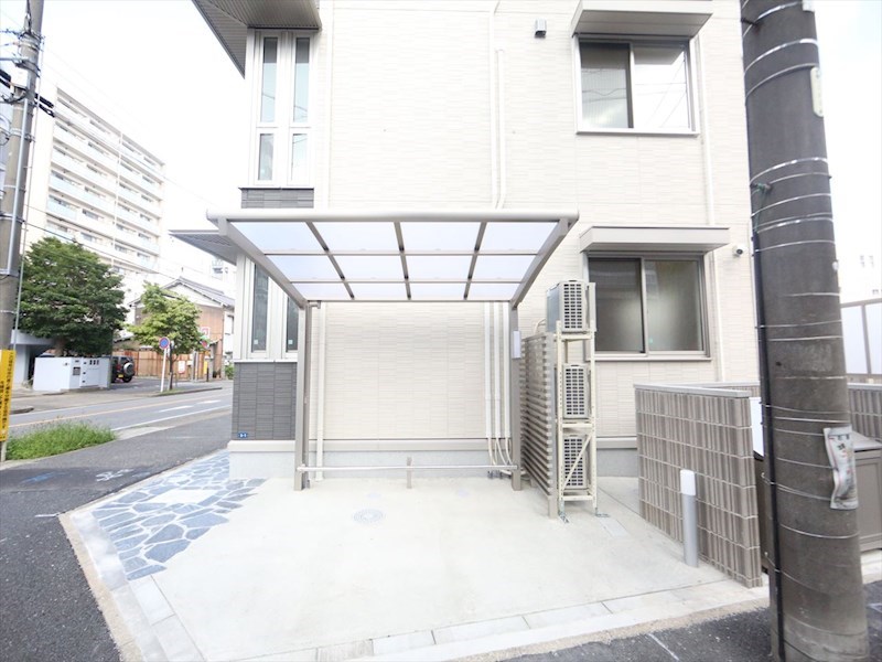 グラツィオーソ松原 屋根付き駐輪場