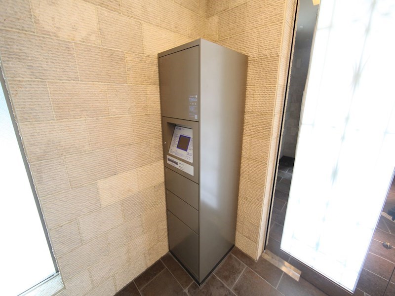 フローラル泉II 宅配ＢＯＸ付　不在時に荷物を受け取ることができます