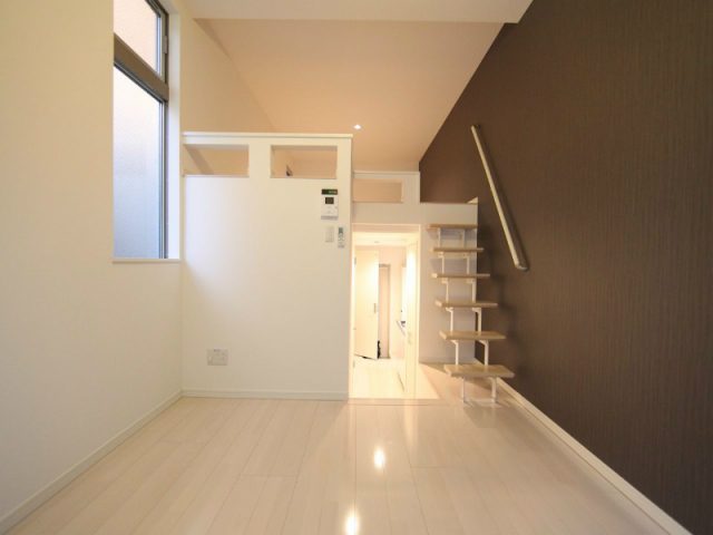 リブラ金山 ロフトに階段で上がれます(階段式ロフト)愛知県名古屋市中川区尾頭橋3丁目4-35