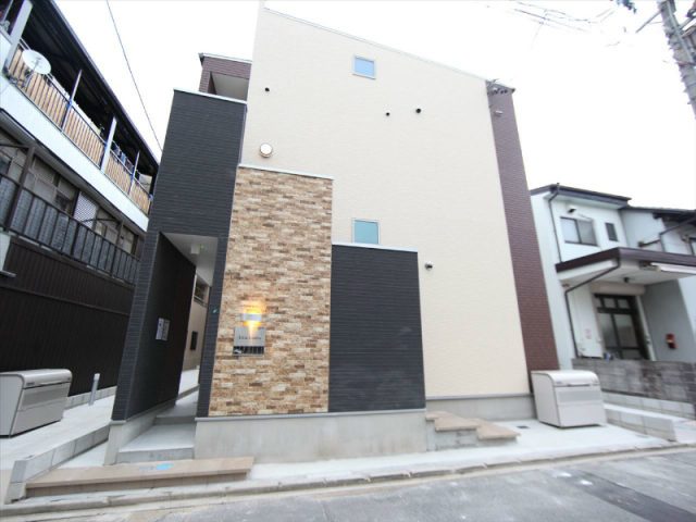 Villa Emilia ロフトに階段で上がれます(階段式ロフト)愛知県名古屋市北区東長田町2丁目21-3
