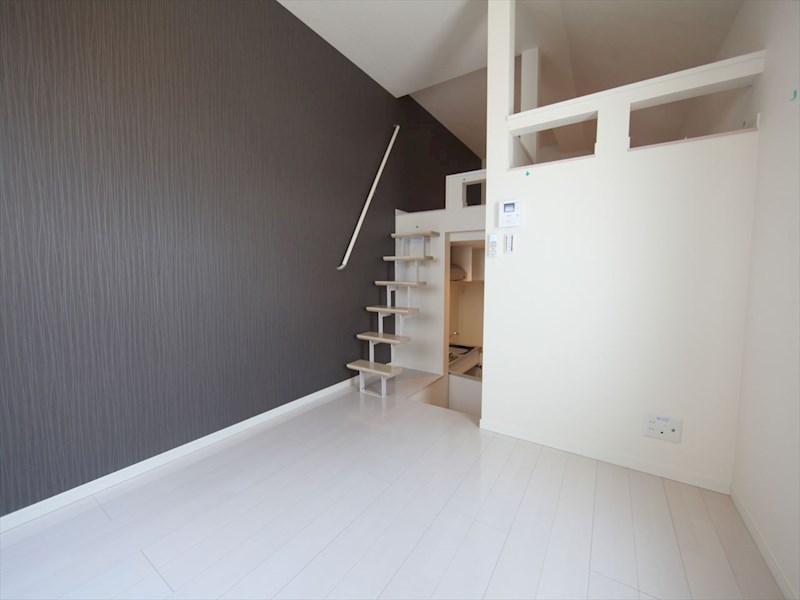 Ｒｉｎｏ－Ｃｈｅ栄生(リノーチェ栄生)  下階洋室6帖　上階ロフト5.9帖（収納でも部屋でも使えます）