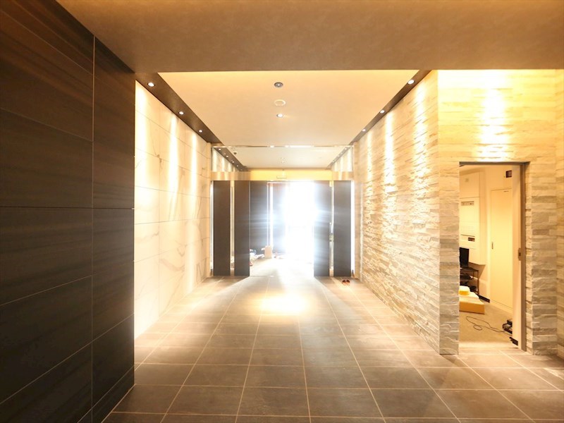 Ｓ－ＲＥＳＩＤＥＮＣＥ金山ＷＥＳＴ エントランス　オートロック　宅配ＢＯＸ　防犯カメラ