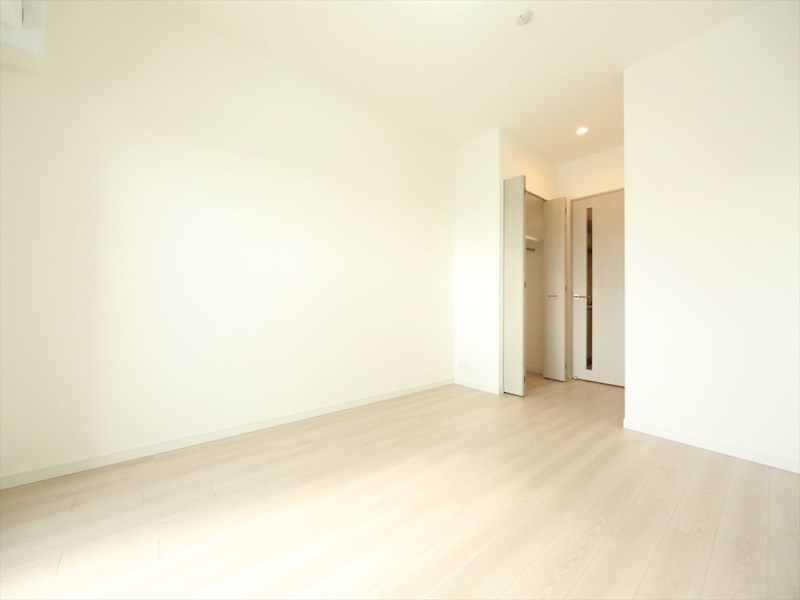 Ｓ－ＲＥＳＩＤＥＮＣＥ金山ＷＥＳＴ 洋室8.5帖　クローゼット付（収納充実してます）