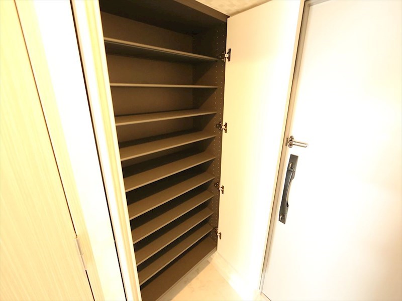 Ｓ－ＲＥＳＩＤＥＮＣＥ金山ＷＥＳＴ 玄関　シューズボックス付（収納充実してます）