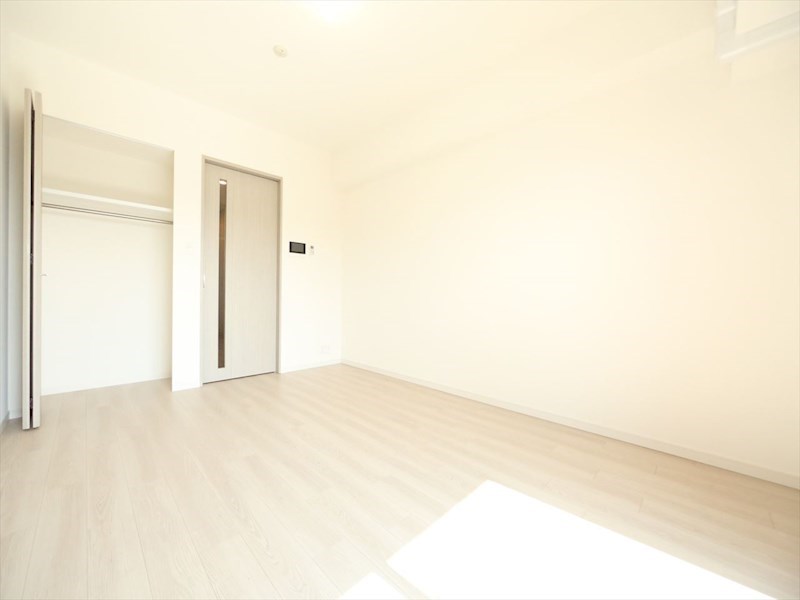 Ｓ－ＲＥＳＩＤＥＮＣＥ金山ＷＥＳＴ 洋室8.3帖　クローゼット付（収納充実してます）