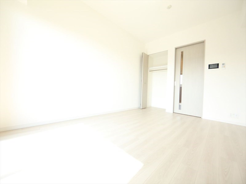 Ｓ－ＲＥＳＩＤＥＮＣＥ金山ＷＥＳＴ 洋室8.3帖　クローゼット付（収納充実してます）