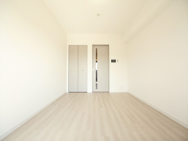 Ｓ－ＲＥＳＩＤＥＮＣＥ金山ＷＥＳＴ 洋室8.3帖　クローゼット付（収納充実してます）