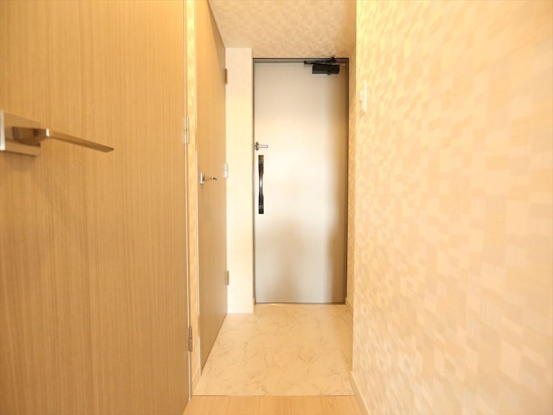 Ｓ－ＲＥＳＩＤＥＮＣＥ金山ＷＥＳＴ 玄関　シューズクローク付（収納充実してます）