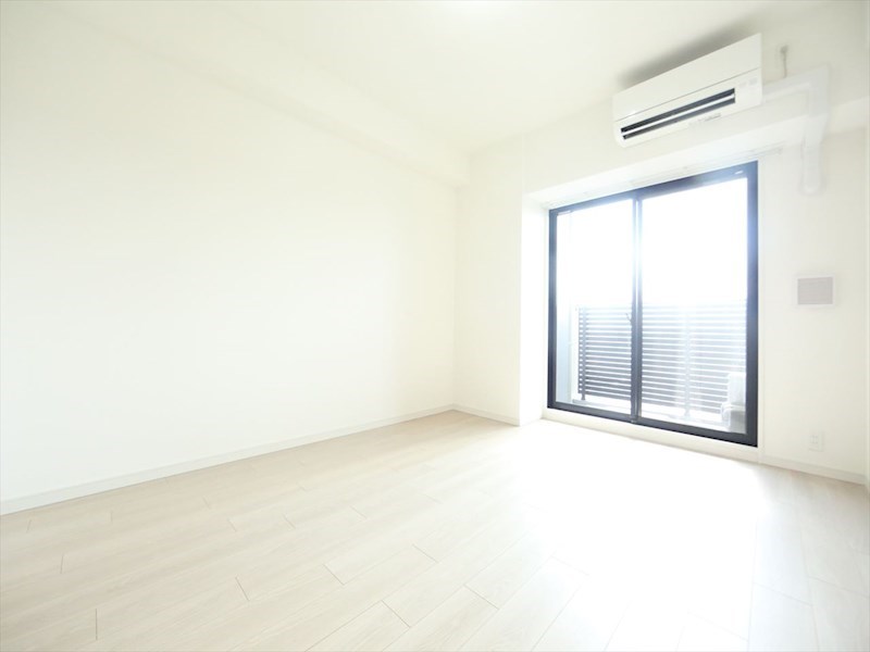 Ｓ－ＲＥＳＩＤＥＮＣＥ金山ＷＥＳＴ 洋室8.6帖　エアコン完備　クローゼット付　バルコニー