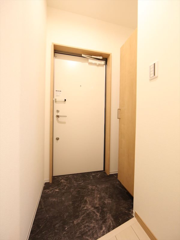 DEVELD菊井 玄関　シューズボックス付（収納充実してます）