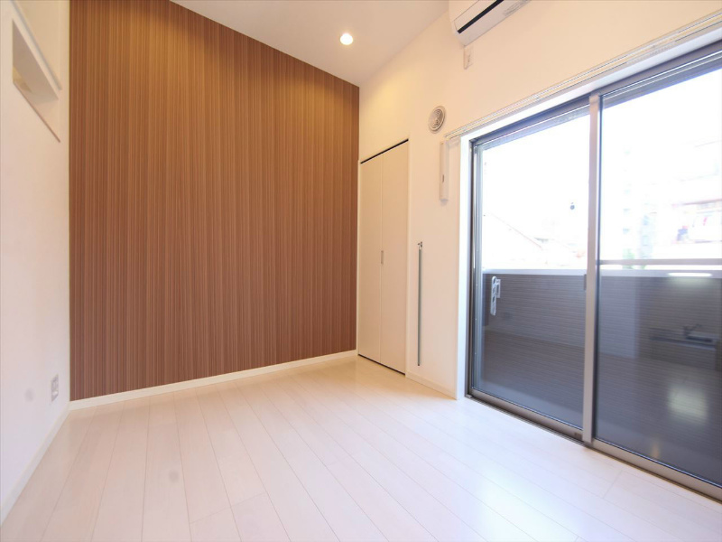 アイビス浅間町 洋室6.1帖　ロフト5.8帖（収納でもお部屋でも使えます）