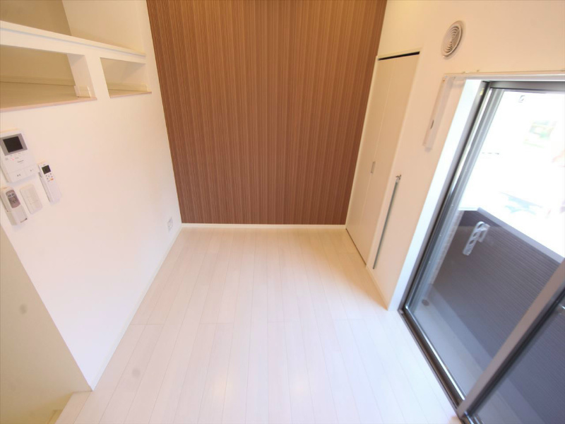 アイビス浅間町 洋室6.1帖　ロフト5.8帖（収納でもお部屋でも使えます）