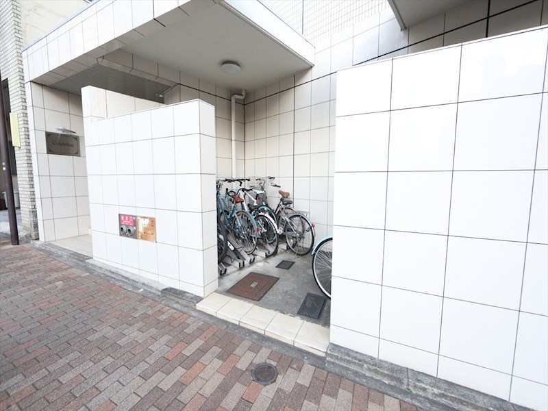 サンドリヨン 屋根付き駐輪場
