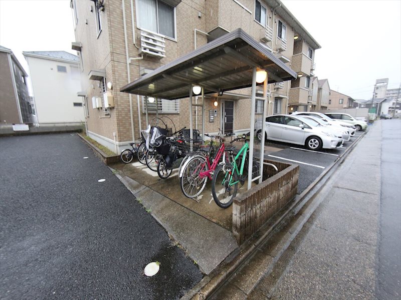 アウスレーゼ 屋根付き駐輪
