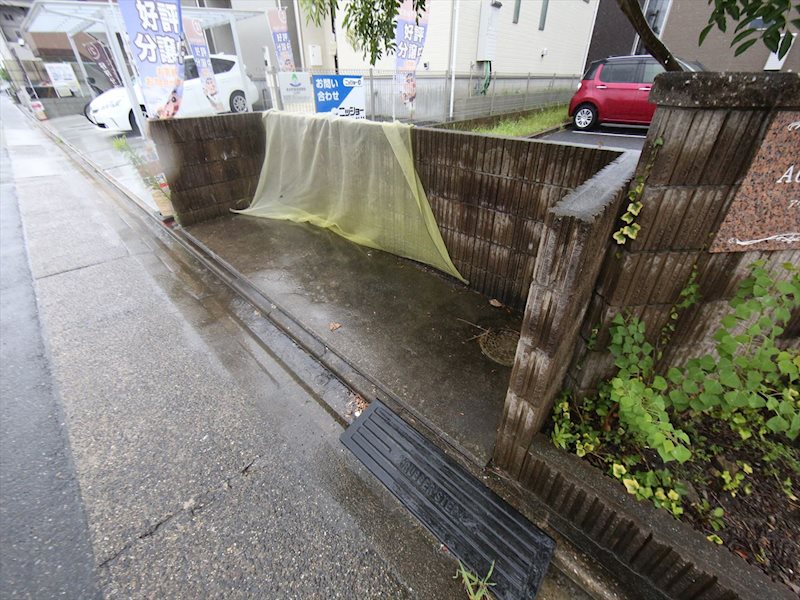 アウスレーゼ 敷地内ゴミ捨て置き場