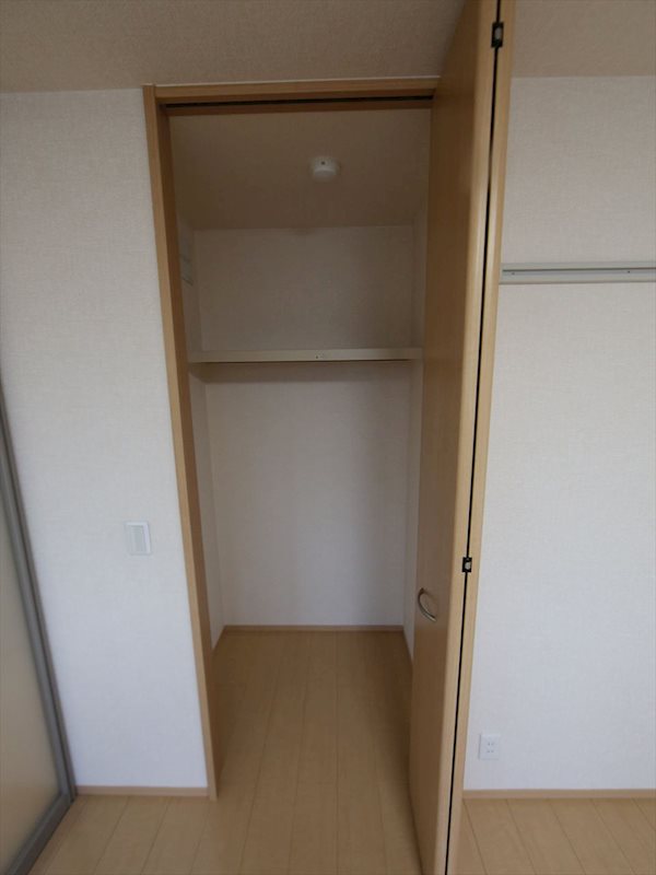 アウスレーゼ 物入　収納充実してます